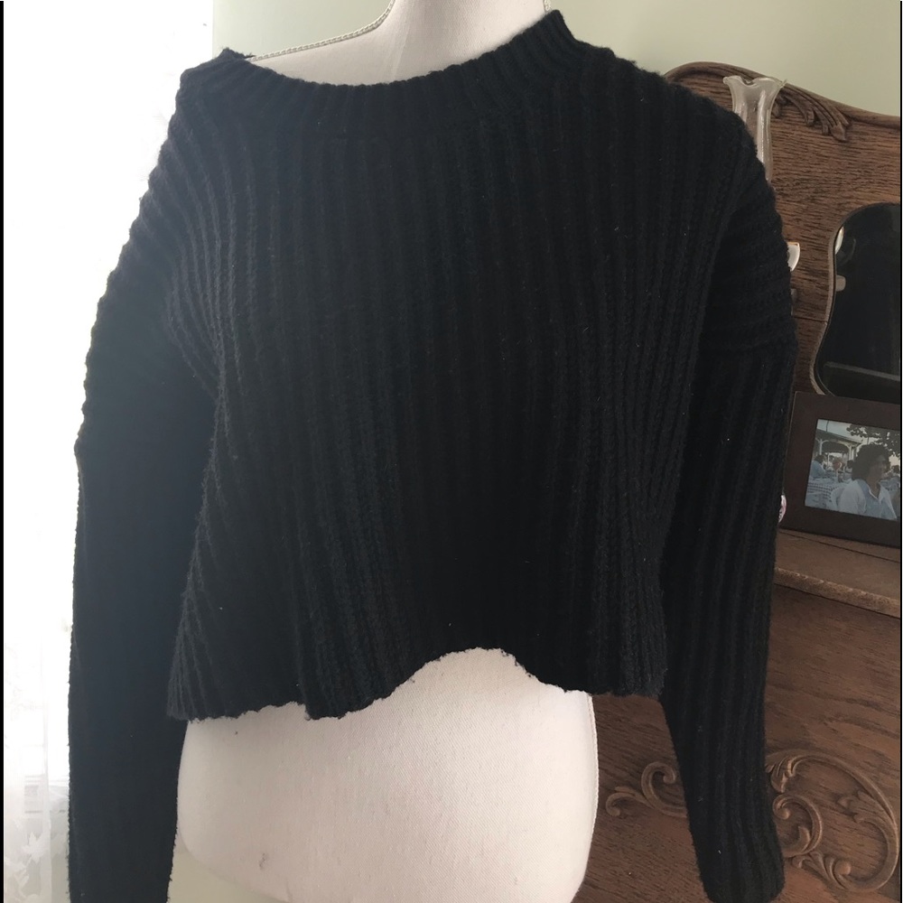 ⭐️5/$20⭐️F21 Cropped Chunky Knit Sweater SZ - Picture 2 of 5